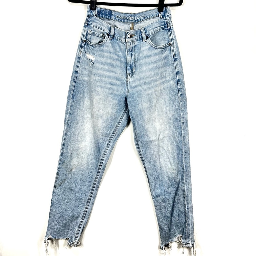 AMERICAN EAGLE high rise mom jean W20